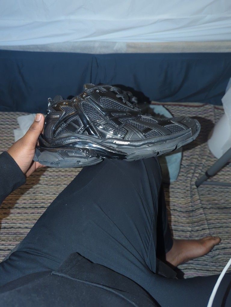 All Black Balanceiga Runners With Box
