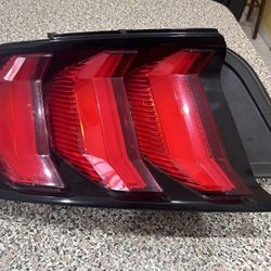 21 Ford Mustang Driver-Side Taillight