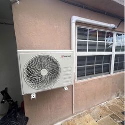 Mini Split (Air Conditioner)