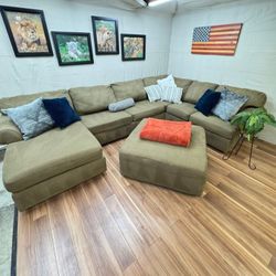 Arsh Brown Sectional With Ottoman Storage 
