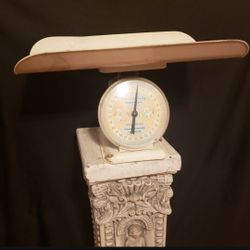 American Family/NURSERY Scale/1950s 
