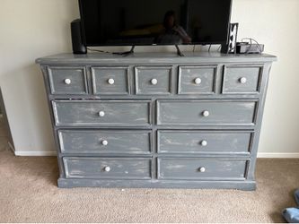 Dresser