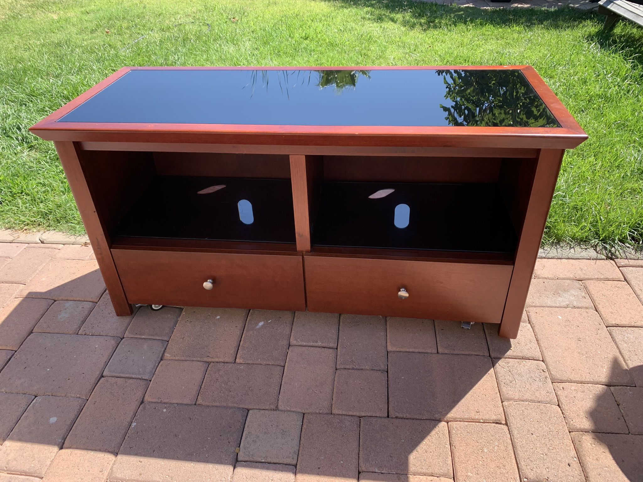 TV / Entertainment Stand