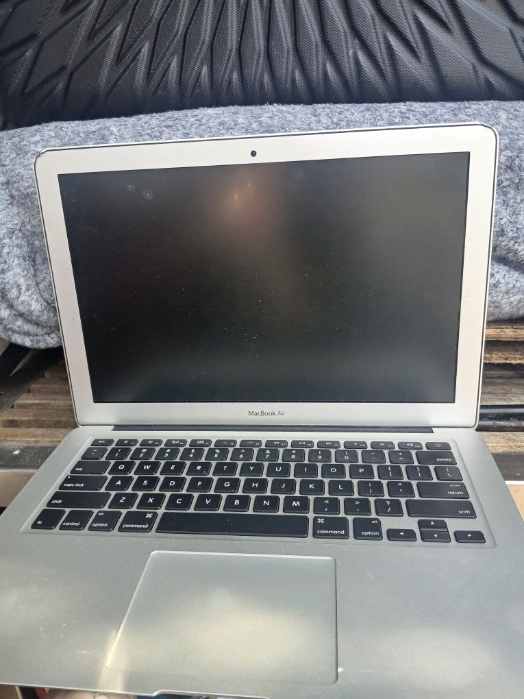 Apple Laptop