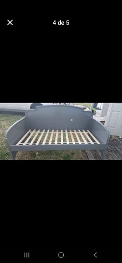 Twin day bed