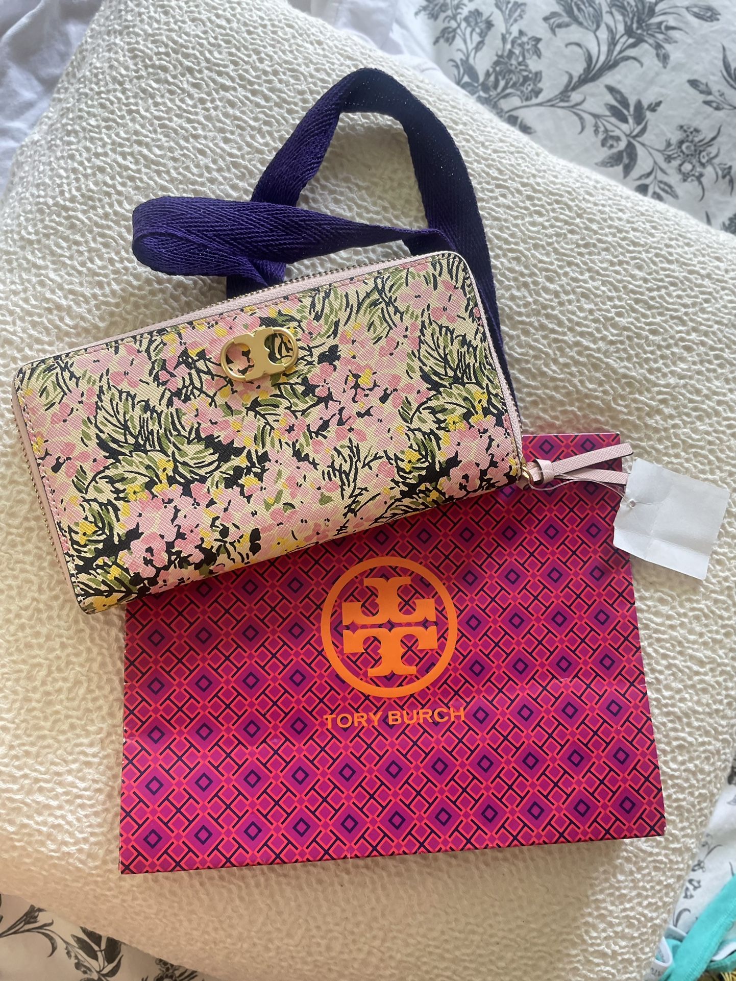 Never Used Tory Burch Flower Field Emerson Printed Wallet