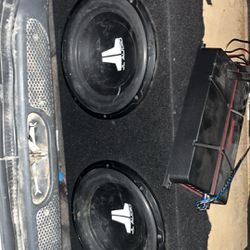 Two JL Audio Subwoofers & Pioneer Amplifier 