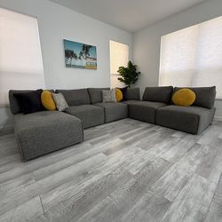 Modular Sectional Couch – Dark Grey | Rooms To Go