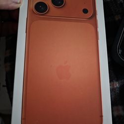 iPhone 17 Pro Max Cosmic Orange 