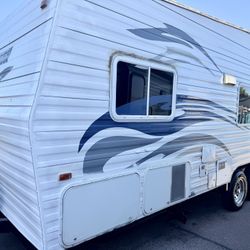 2008 American Freedom Toy Hauler 24Ft Very Nice and Clean Lightweight