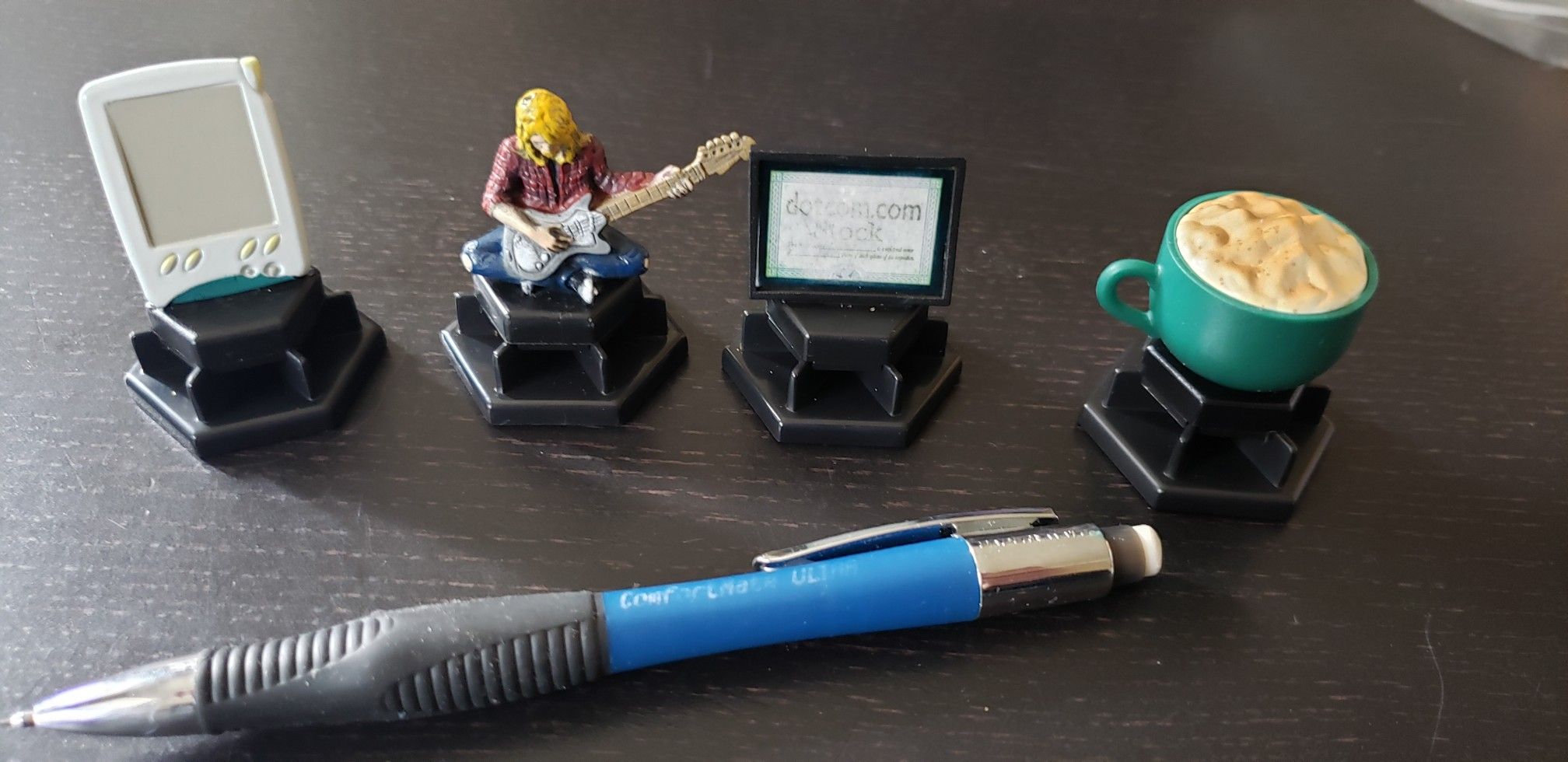 90s trivial pursuit game pieces trivia figurine