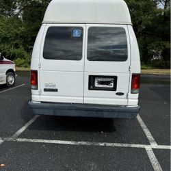 2008 Ford E-350
