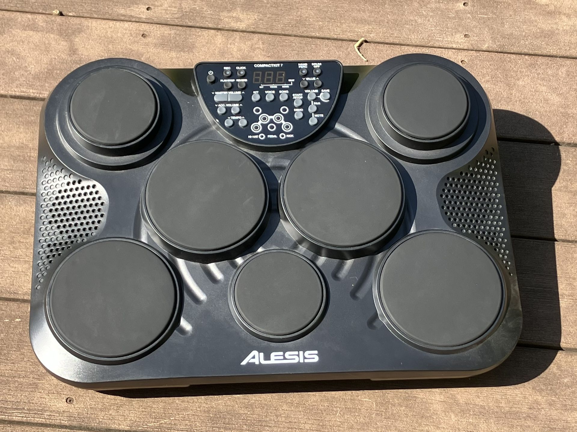 Alessis Compact Drum Kit