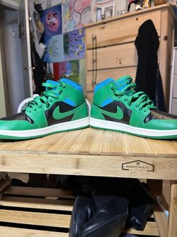 2023 Wmns Air Jordan 1 Mid 'Lucky Green Aquatone' 10 women’s