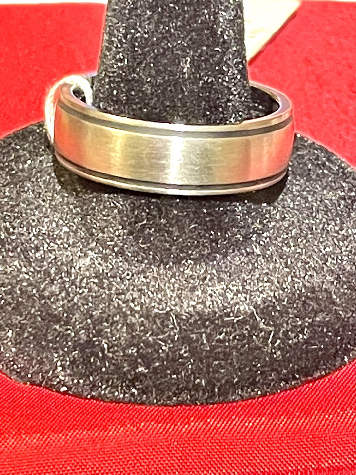 Men’s Silver Tone Band sz 12
