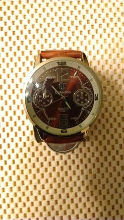 Leather band watch