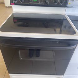 GE GLASS TOP STOVE BLACK AND WHITE