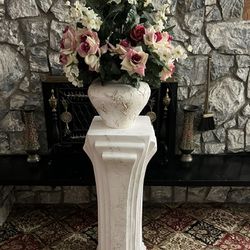 Column Stand With Flower Pot Thumbnail