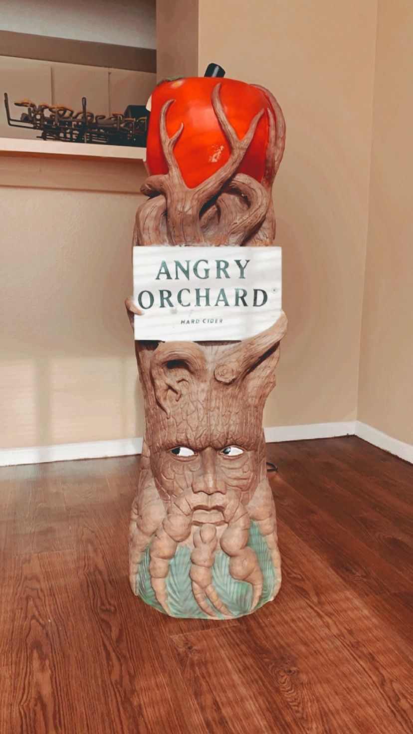 Angry Orchard Statue Tree 🍎