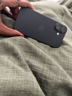 iPhone 16