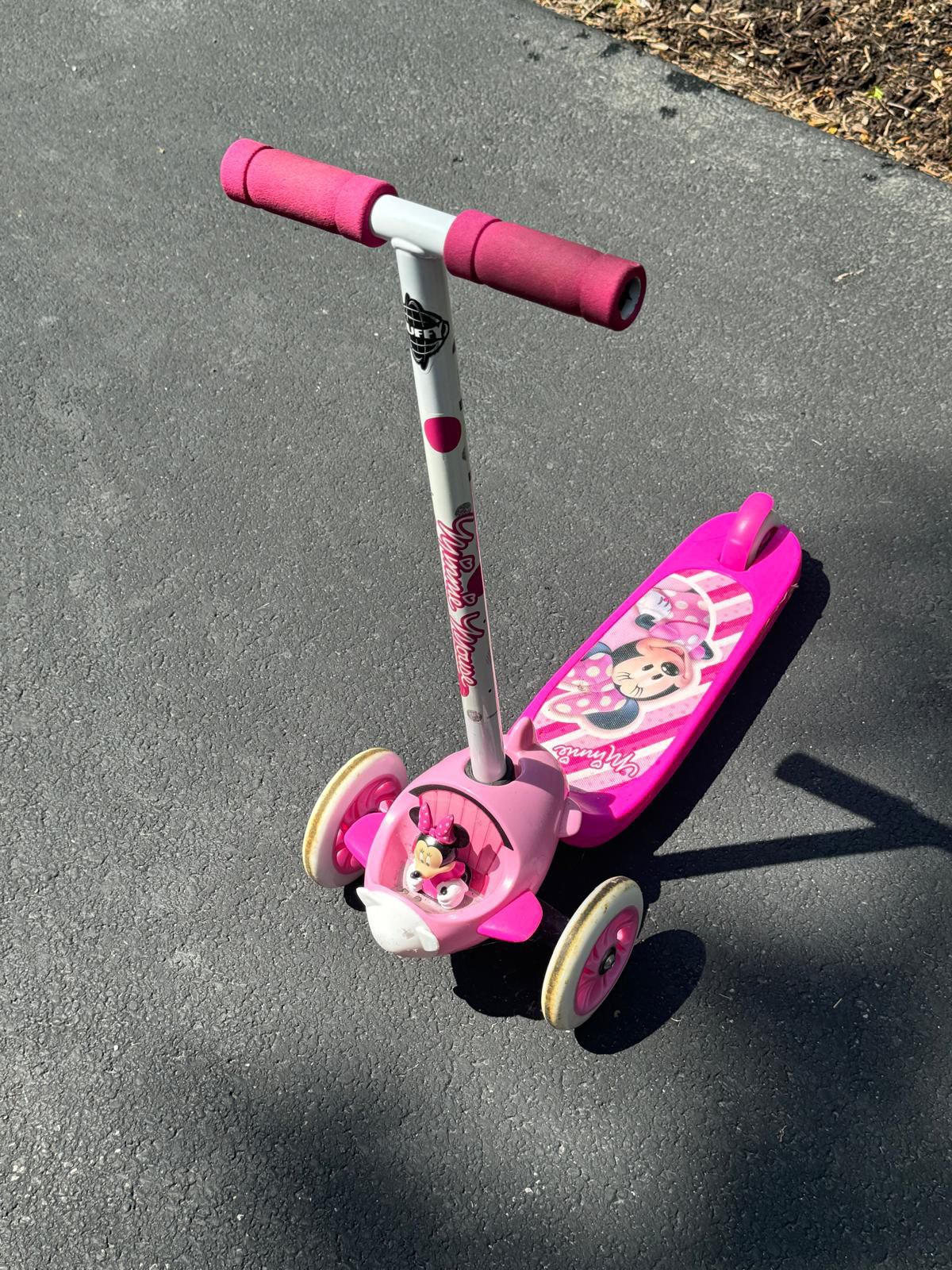 Minnie Mouse 3 Wheel Scooter