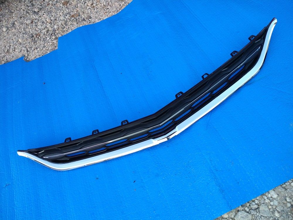 New Style Chevy Upper Bumper Grill
