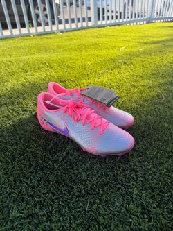 Vini jr academy soccer cleats size 8.5