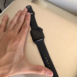 NEED GONE FAST Apple Watch SE 2