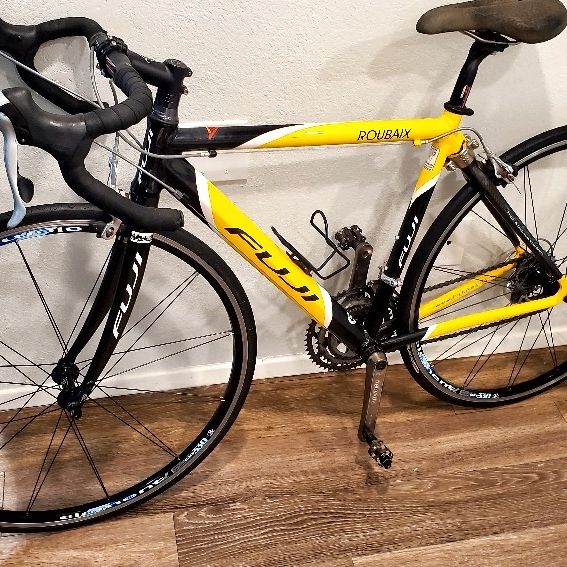 Roadbike Fuji Roubaix 49cm for Sale in Scottsdale, AZ - OfferUp