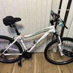 Specialized Myka Moutain Bike