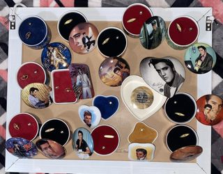 Elvis Music Box’s I 1 Jewelry heart Box , Also A umbrella Elvis 1957 concert Plus collectible plates