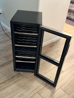 Wine cooler 24 bottle