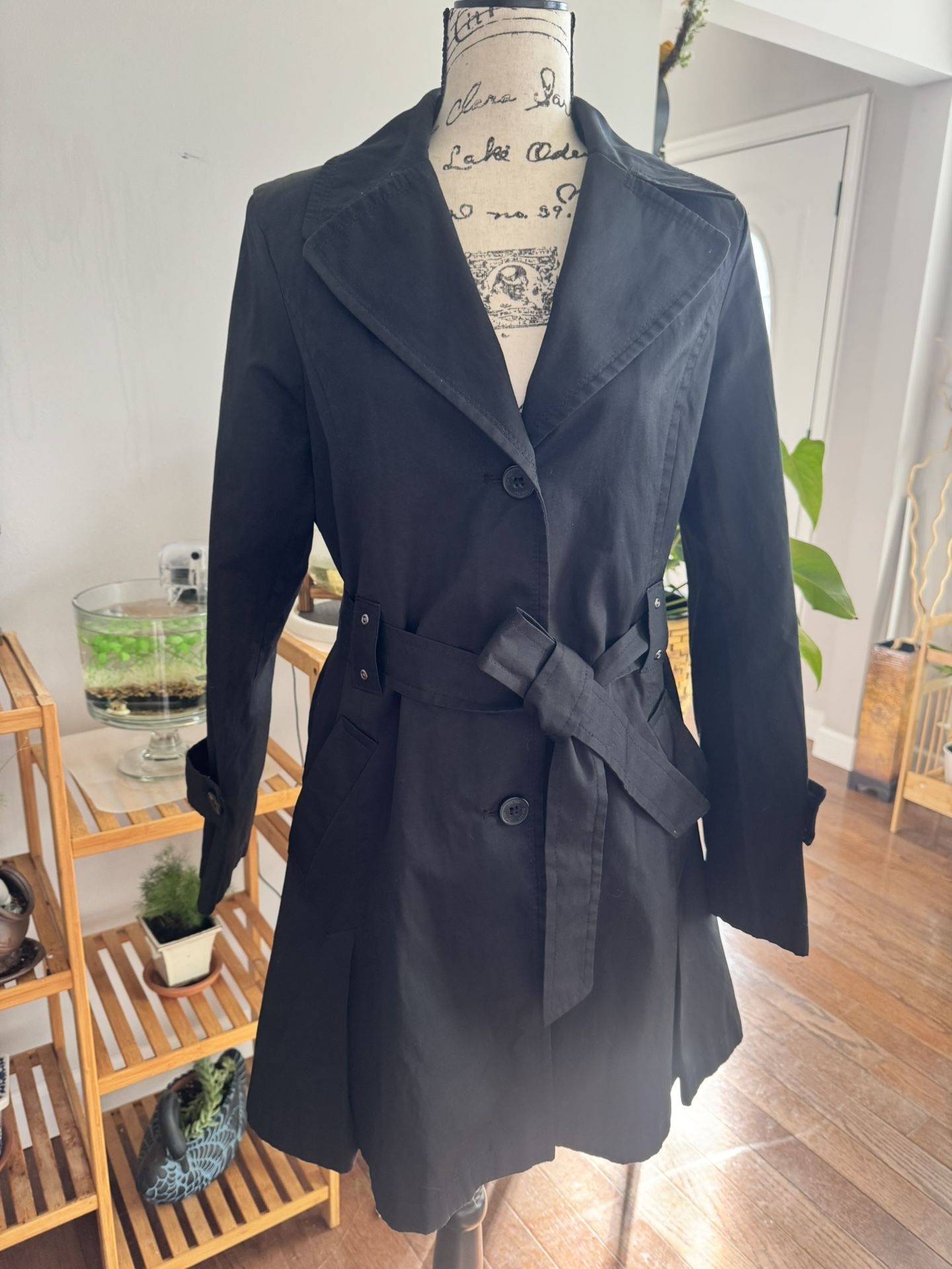 DKNY black fully lined trench / rain coat. Size M
