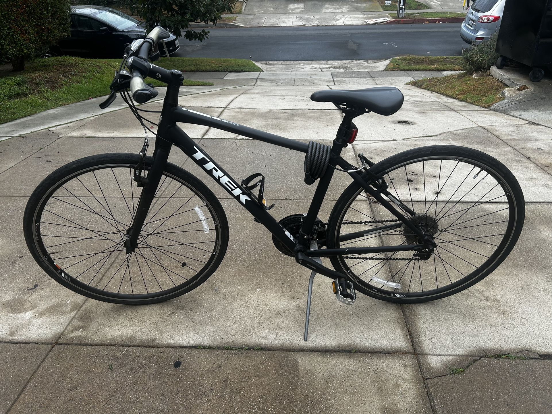 Black TREK Fx 7.3 Bike Size Medium W/ Bike Lock