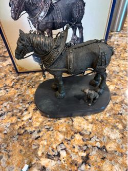 "Parade Dress Pals" figurine from the official Anheuser-Busch Collection
