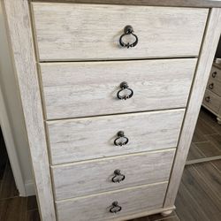 Ashley Furniture Willowton Chest, Dressing Chest and nightstand 