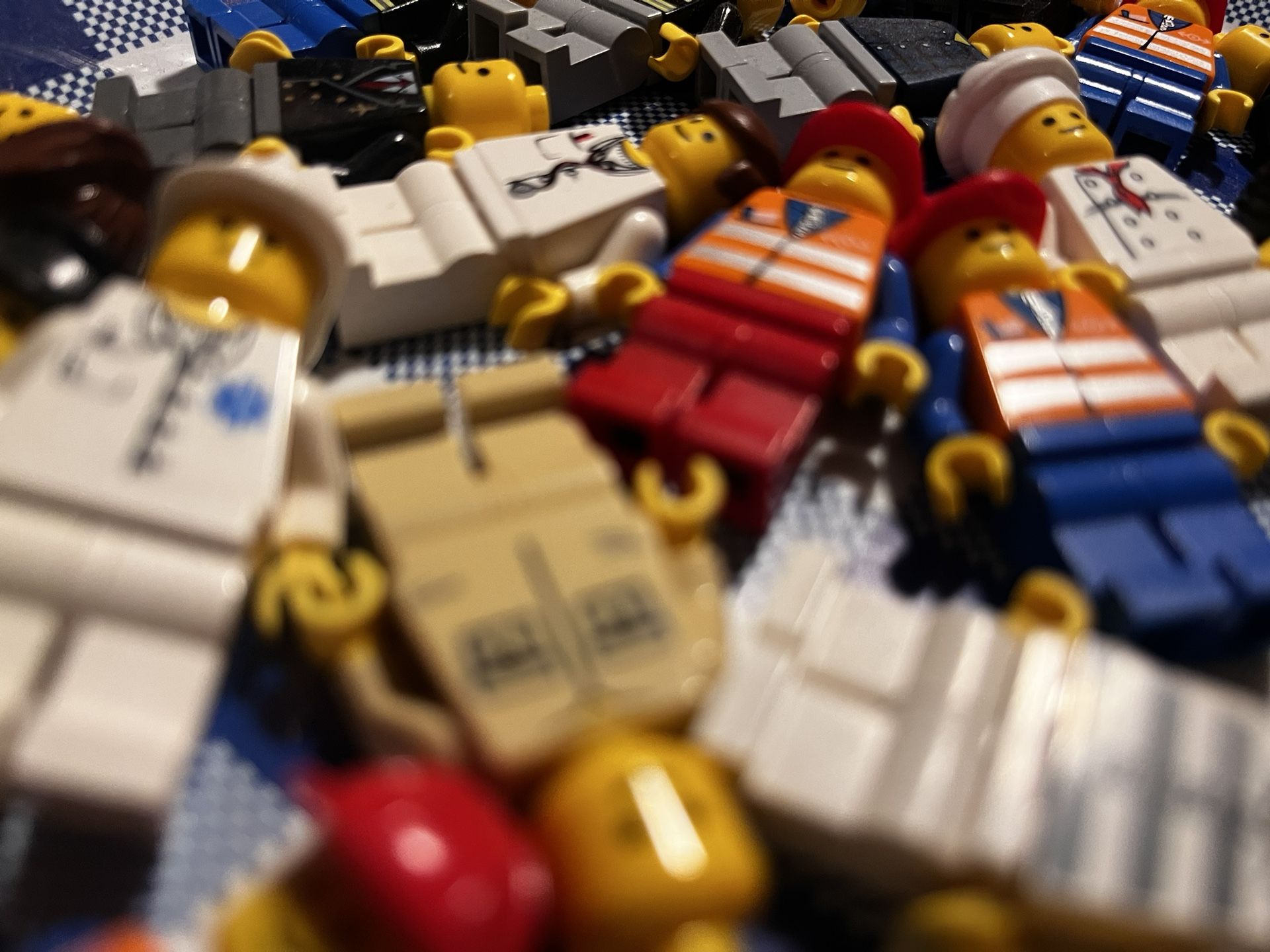 Lego Classic Figs+accessories 