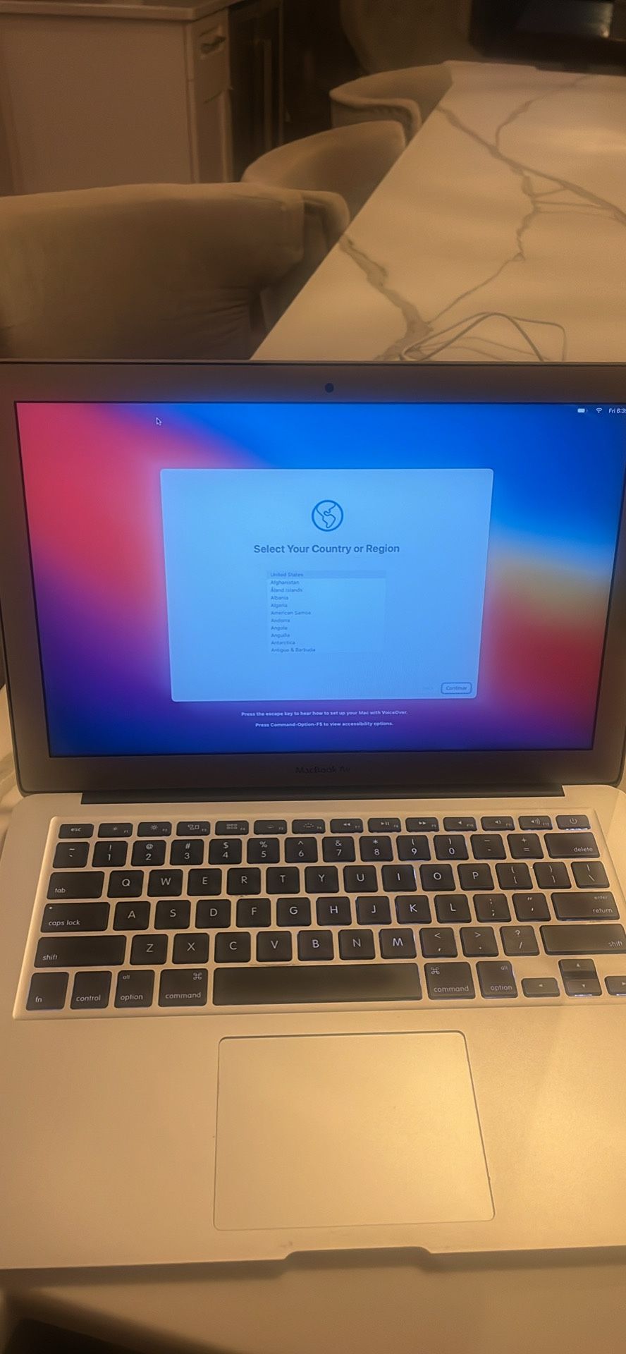 Mac Book Air (2014) (13 inch) 250 GB Charger Included