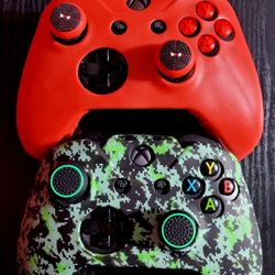 Custom Xbox One Controllers