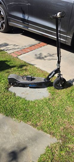 Razor E100 Glow E Scooter Electric Scooter