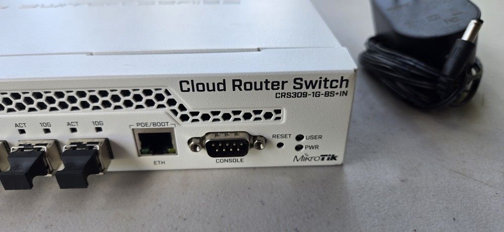 Cloud Router Switch CRS309-1G-8S-IN