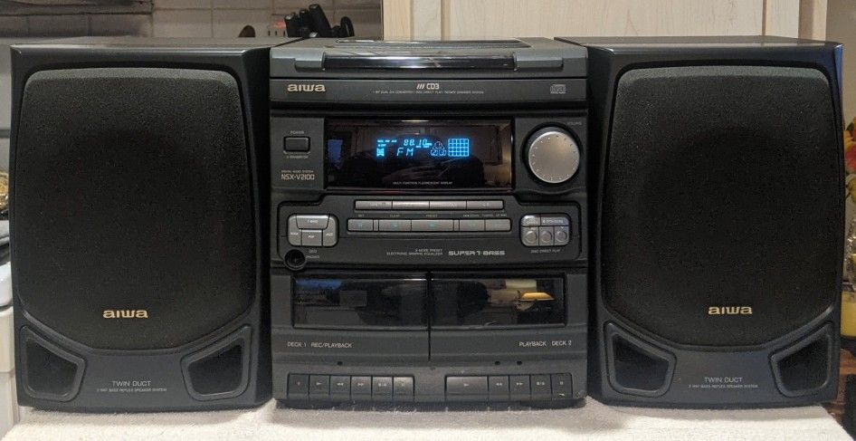 Aiwa AM FM Stereo with Double Cassette Tape Deck Player and Speakers
