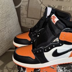 Jordan Retro 1’s Size 7y