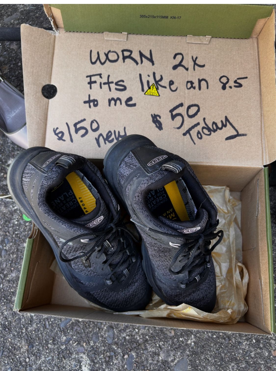 Keen Hikes W Size 9/8.5