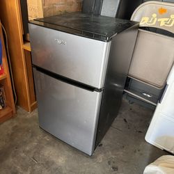 Mini Refrigerator 