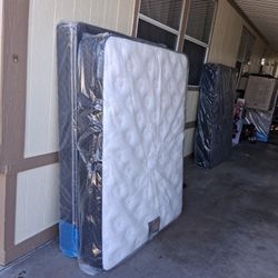 Queen  Sise  Pillow  Top  Mattress  Only 