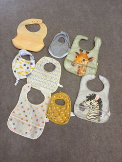 Baby Bib Bundle – 8 Pieces Mixed Styles