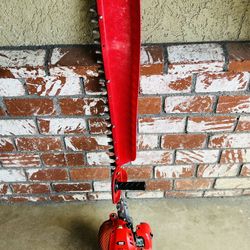 Shindaiwa 38” HT235 Single-Sided Hedge Trimmer In Excellent Condition Runs perfect 