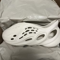 Adidas White Yeezy Foam Rnnr Size 12 