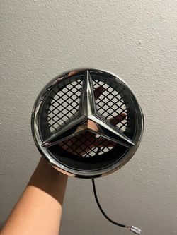 Mercedes logo